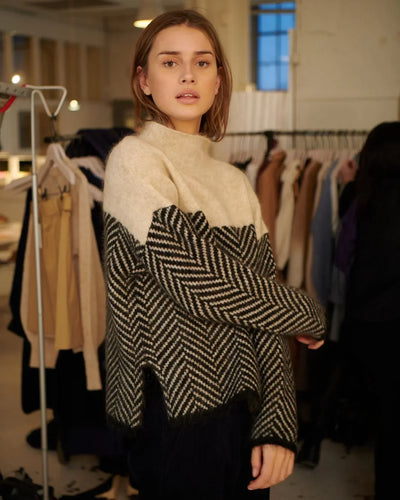Gia™ - Luxury Cashmere Turtleneck