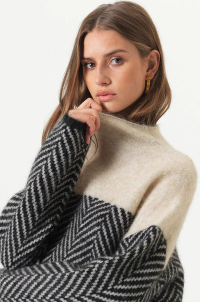 Gia™ - Luxury Cashmere Turtleneck