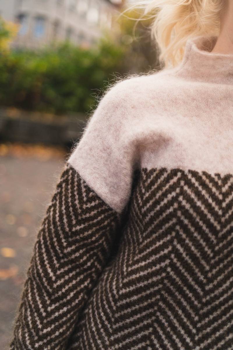 Gia™ - Luxury Cashmere Turtleneck